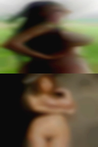 'I naked women am in my bed.